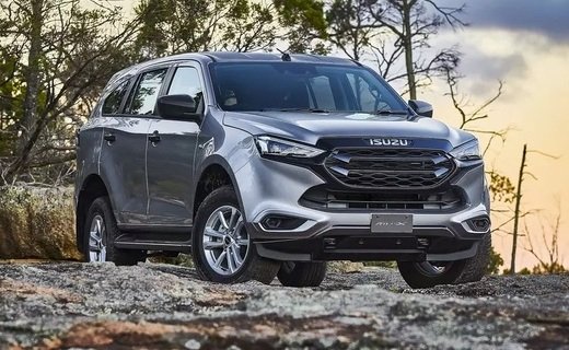 Российский офис компании Isuzu объявил о намерении привезти в нашу страну семиместный внедорожник Mu-X