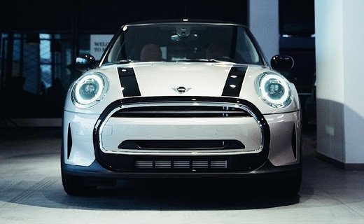 Всего доступно 50 автомобилей MINI Cooper Camden Edition стоимостью 2 900 000 рублей