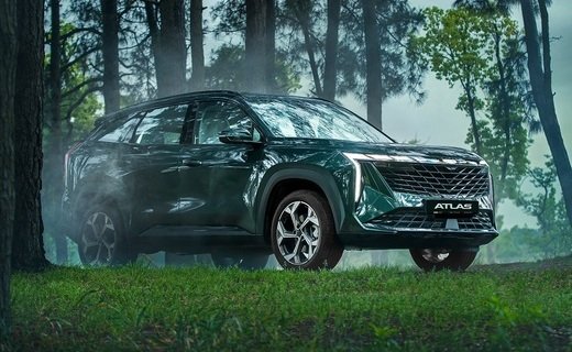 В России стартовали продажи кроссоверов Geely Atlas нового поколения, оснащённых системой полного привода