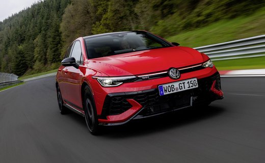 Компания Volkswagen отметила 50-летие модели Golf GTI, которое случится в 2026 году, выпуском особой модификации Edition 50