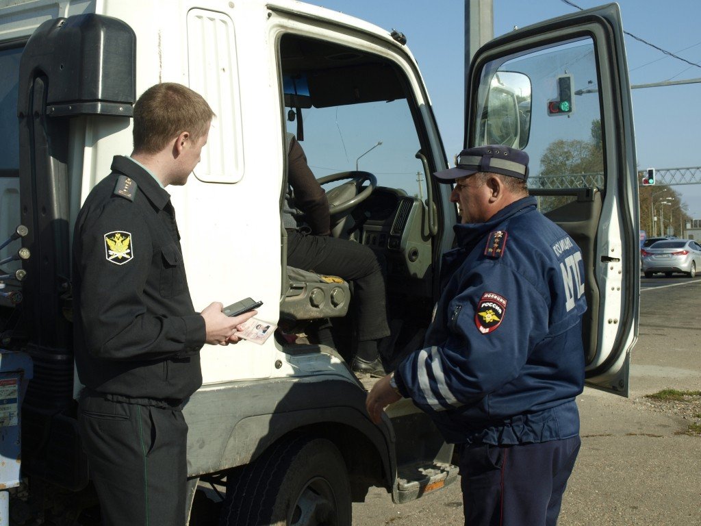 Судебные приставы и ГИБДД взыскали более 7 млн рублей долгов