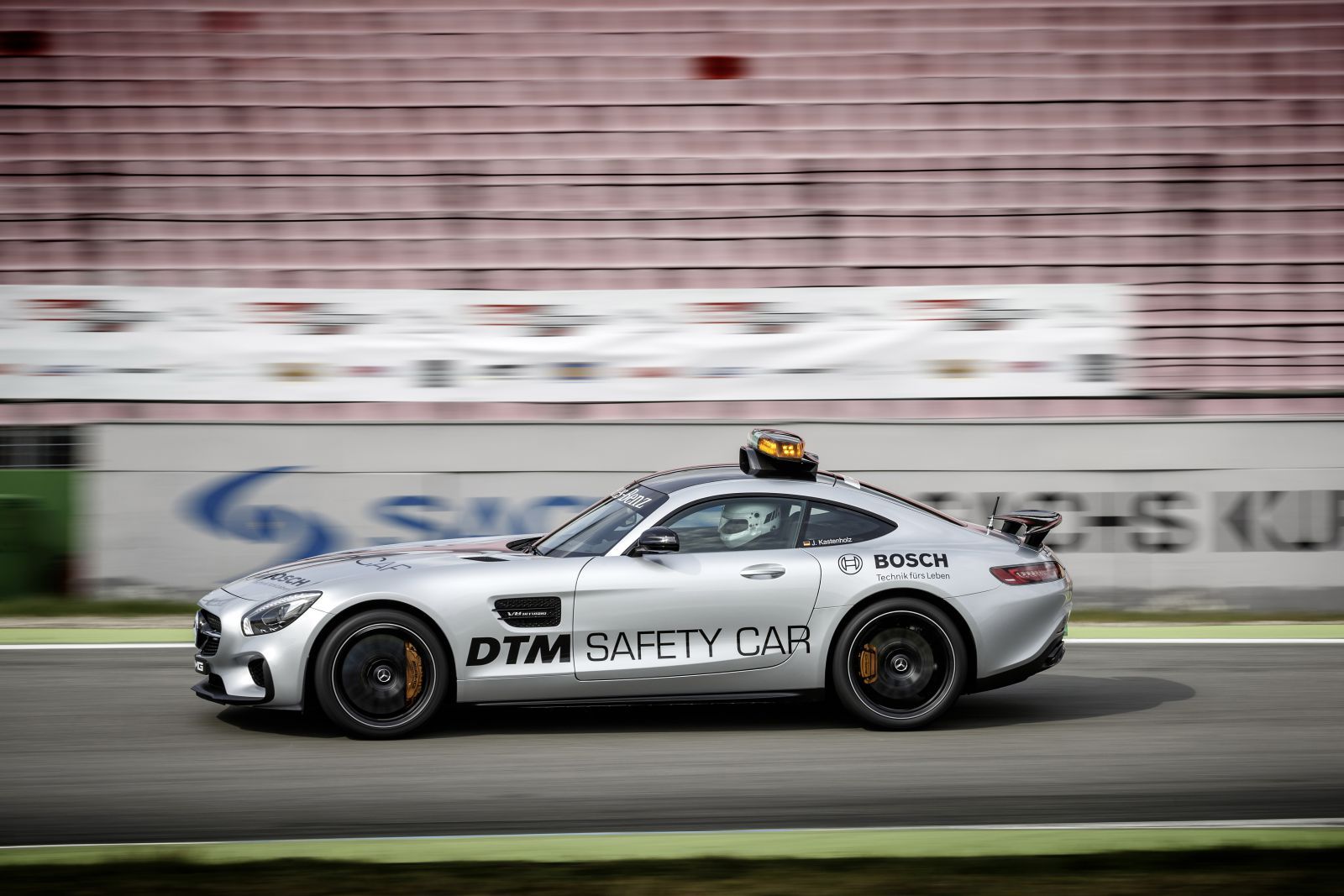 Из «Формулы 1» в Чемпионат DTM Mercedes-AMG GT S..