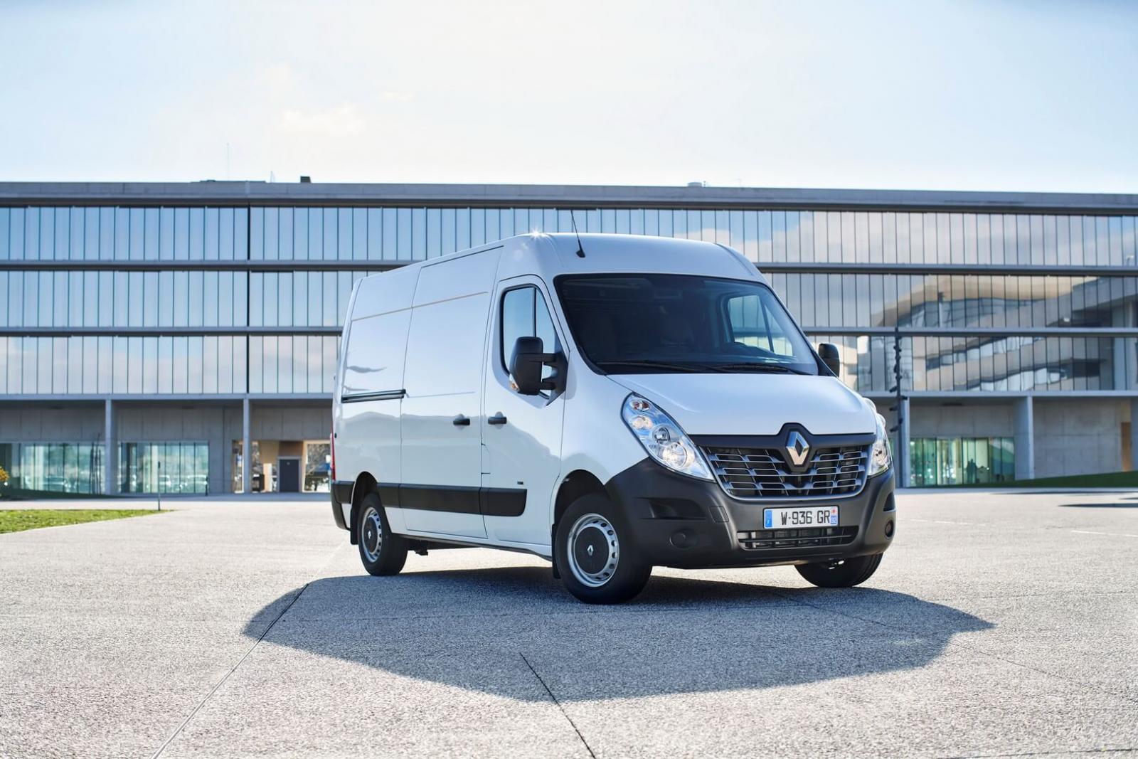 В Европе открыли заказы на электрический фургон Renault Master Z.E.