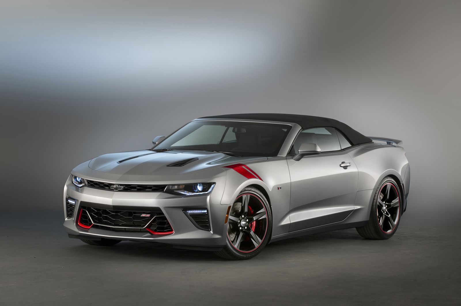 Chevrolet подготовила ещё два пакета дополнений для Camaro.