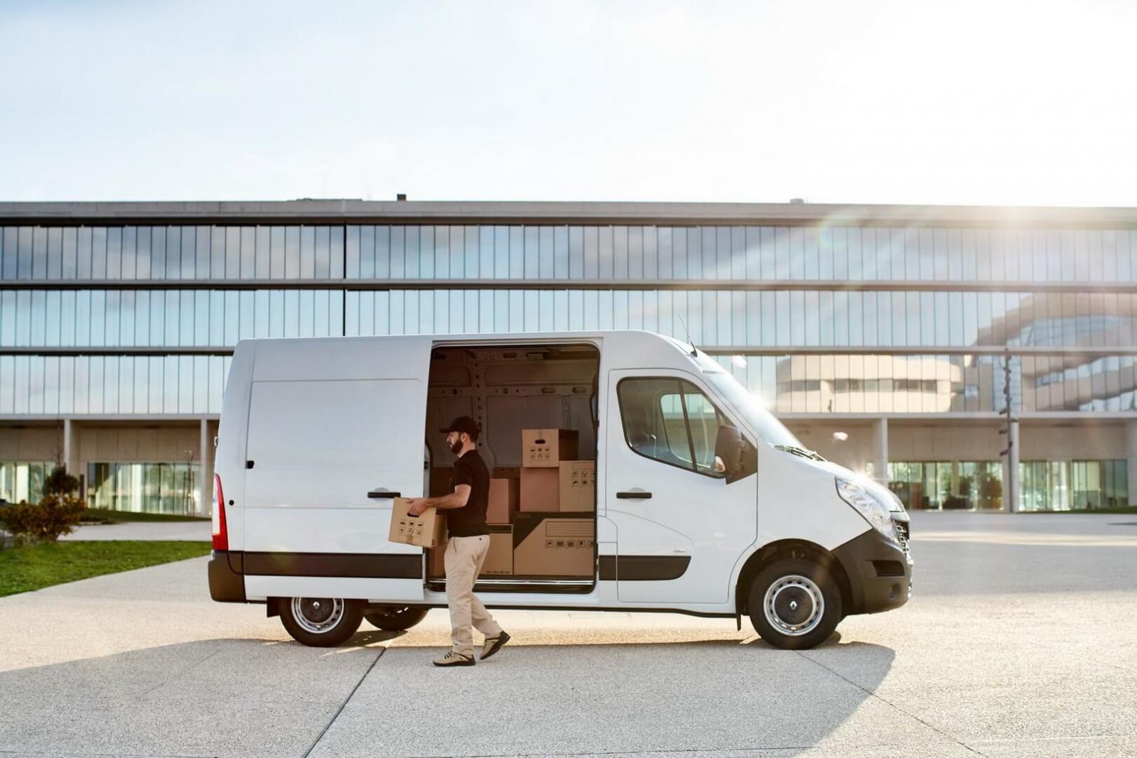 В Европе открыли заказы на электрический фургон Renault Master Z.E.