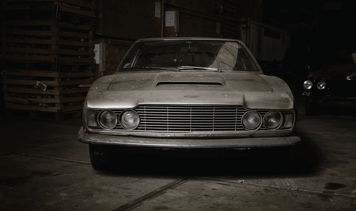 Aston Martin DBS 1968 года выставили на аукцион.