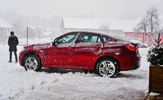 Купе BMW X4 является более спортивной и динамичной версией бестселлера X3