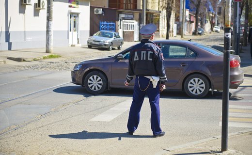 Будем разбираться, что можно, и что нельзя делать инспекторам ДПС и водителям по новым правилам.