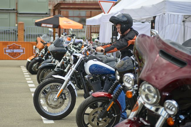 В рамках европейского тура знаменитый демотрак Harley-Davidson посетил и Краснодар.