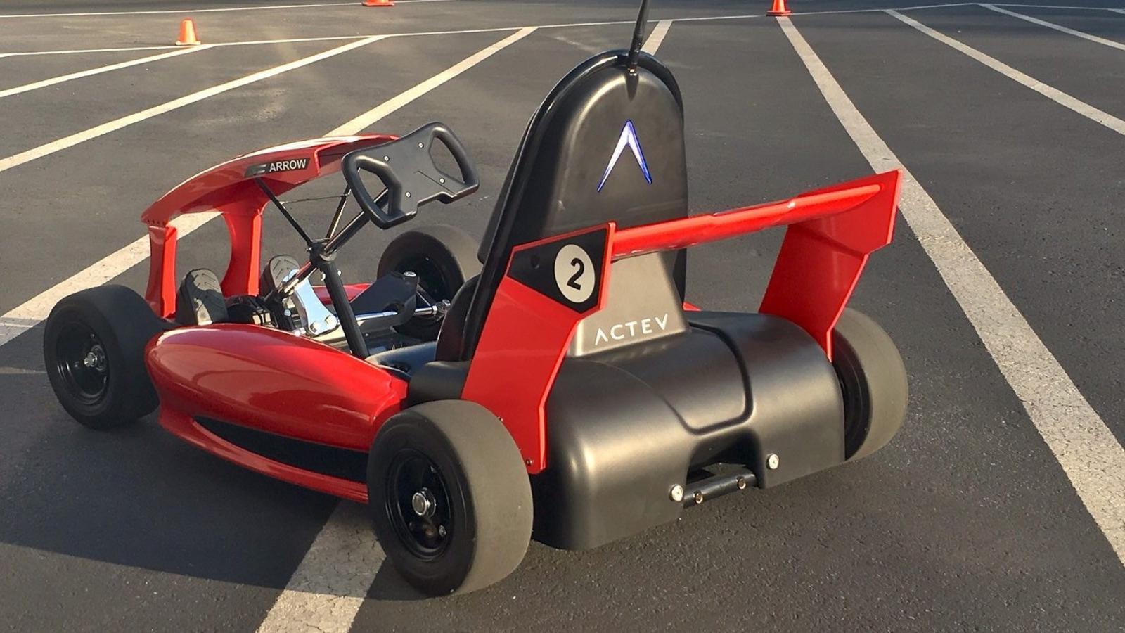 Создатель iPod представил электрический карт Arrow Smart-Kart