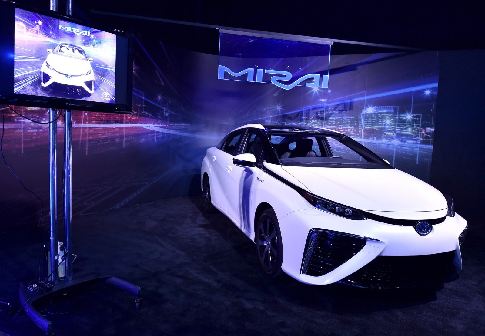 В США представили оригинальную версию Toyota Mirai.