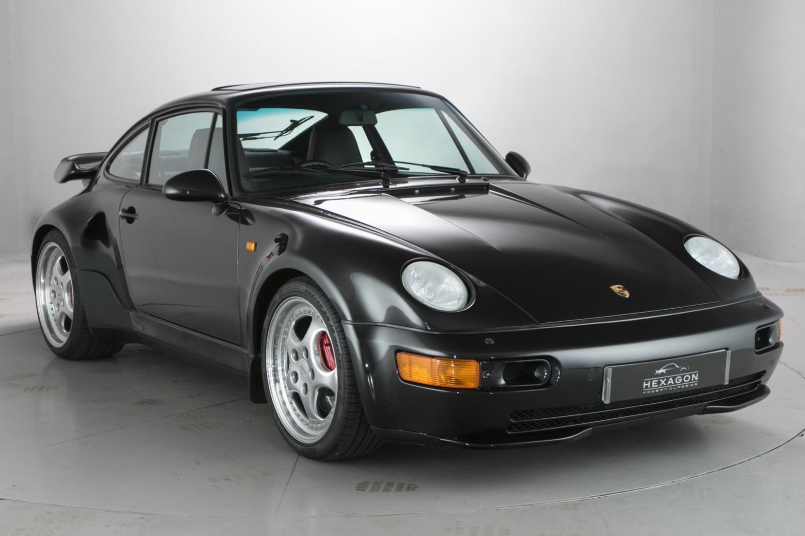 Лондонский шоу-рум выставил на продажу уникальный Porsche 964 Turbo  Slantnose.