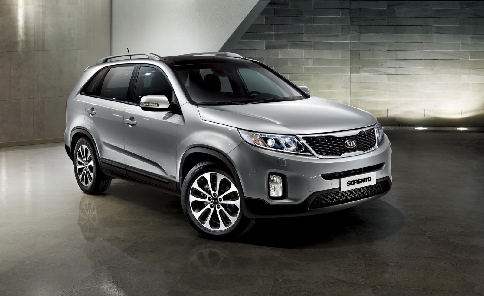 Кроссовер Kia Sorento получил новые комплектации.