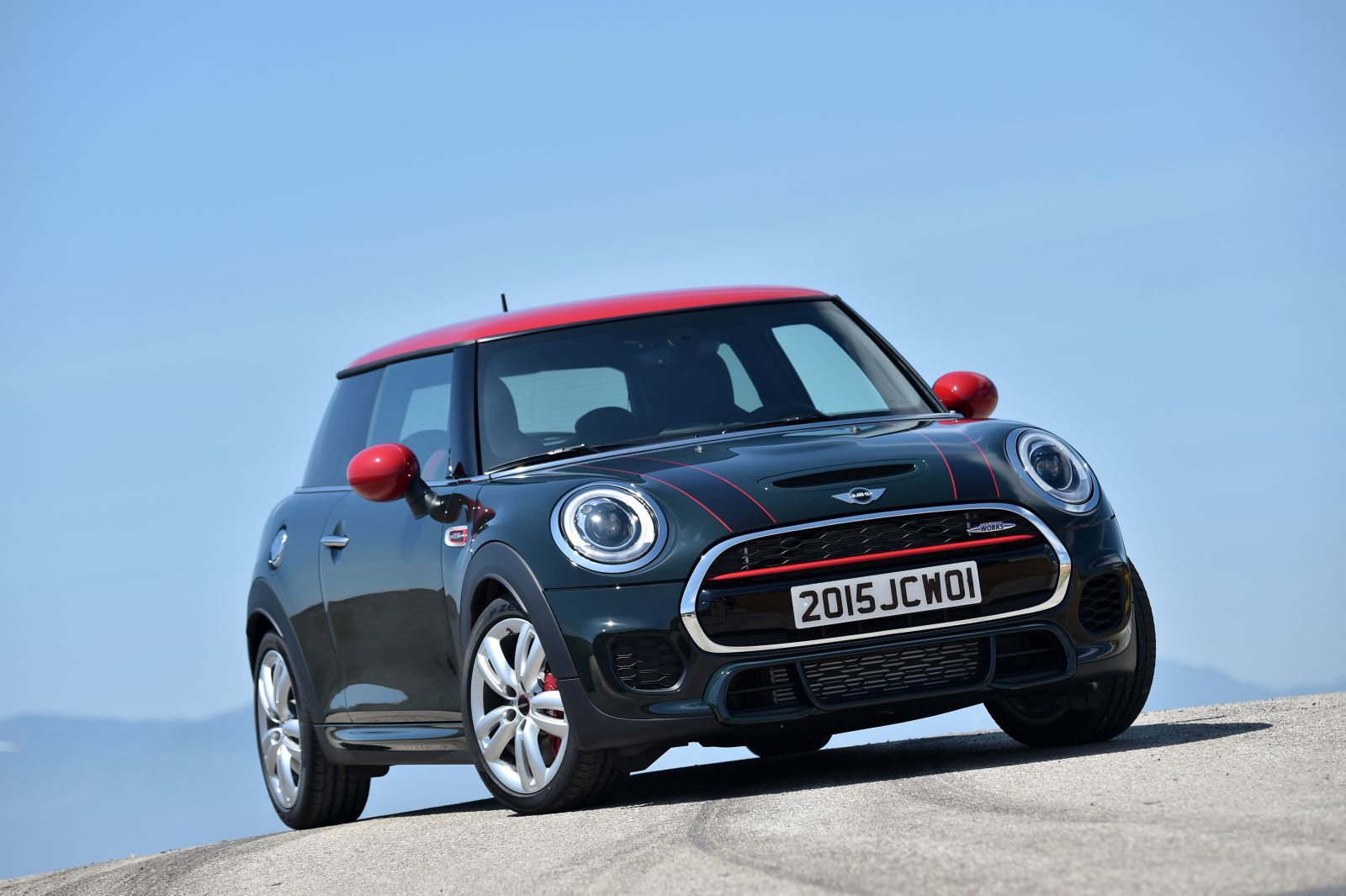 Чистое удовольствие от вождения MINI John Cooper Works.